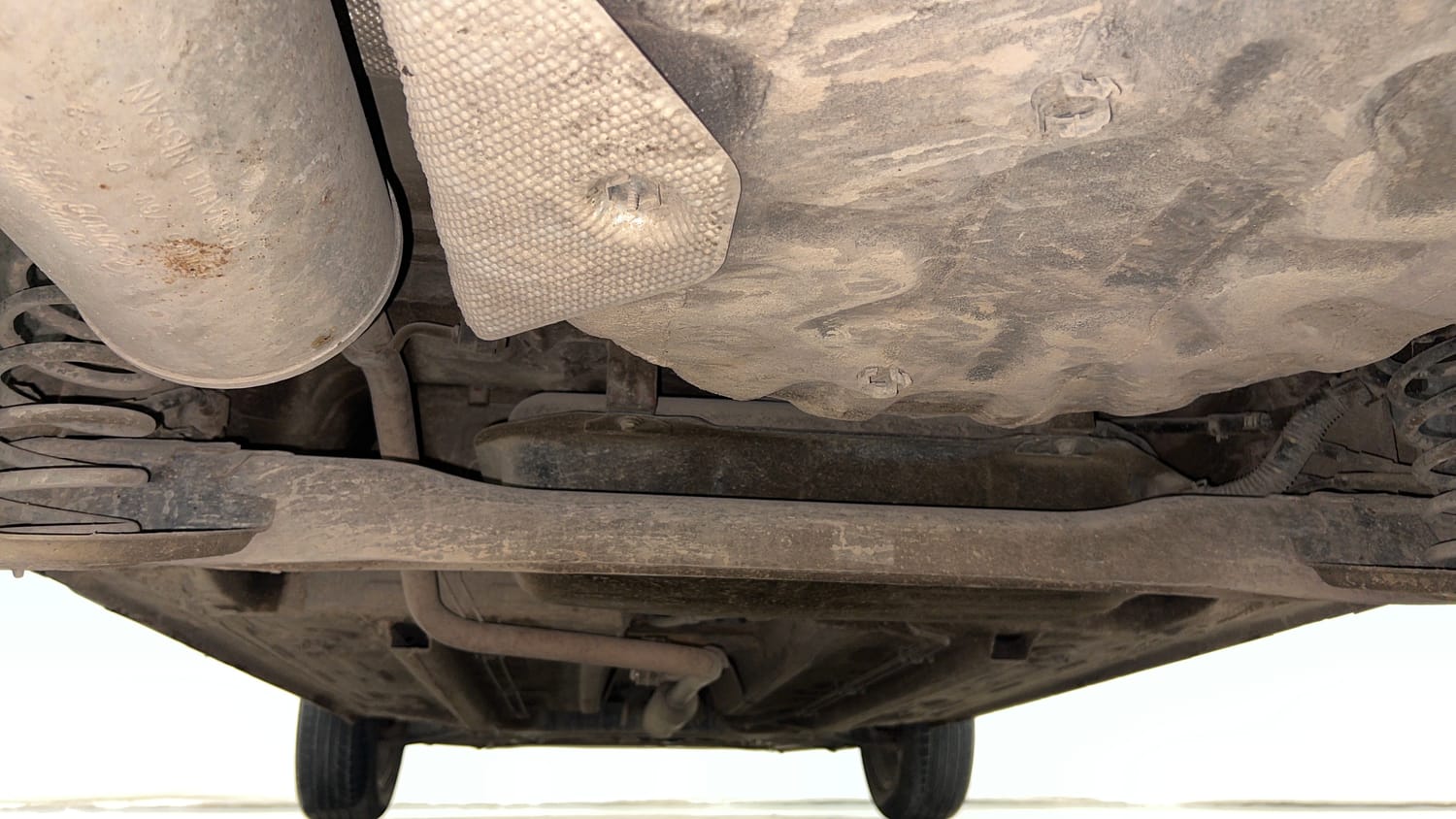 Used 2022 Renault Kiger RXT (O) MT Dual Tone Petrol Manual extra REAR UNDERBODY VIEW (TAKEN FROM REAR)