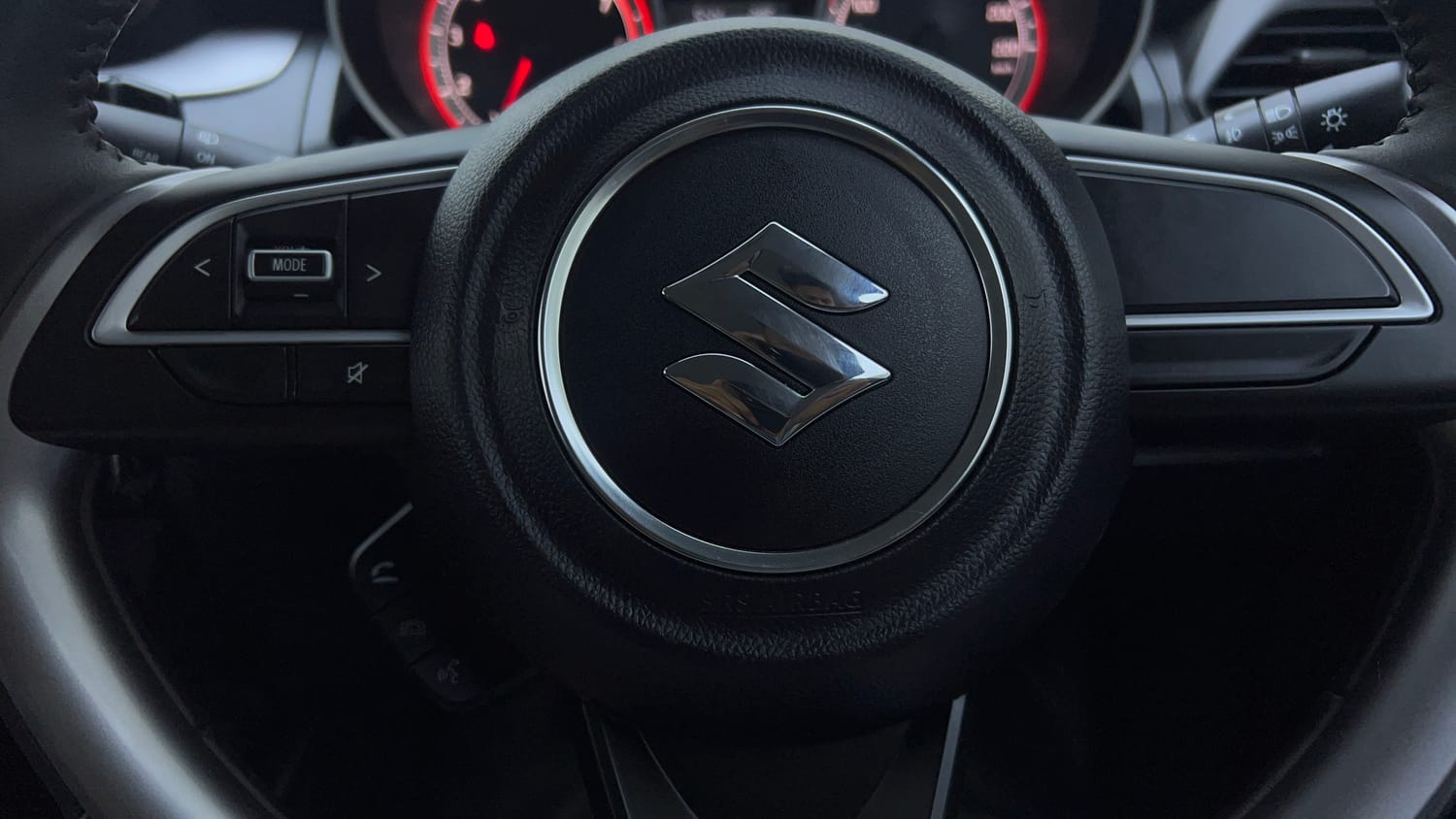 Used 2024 Maruti Suzuki Swift ZXi Petrol Manual top_features Airbags
