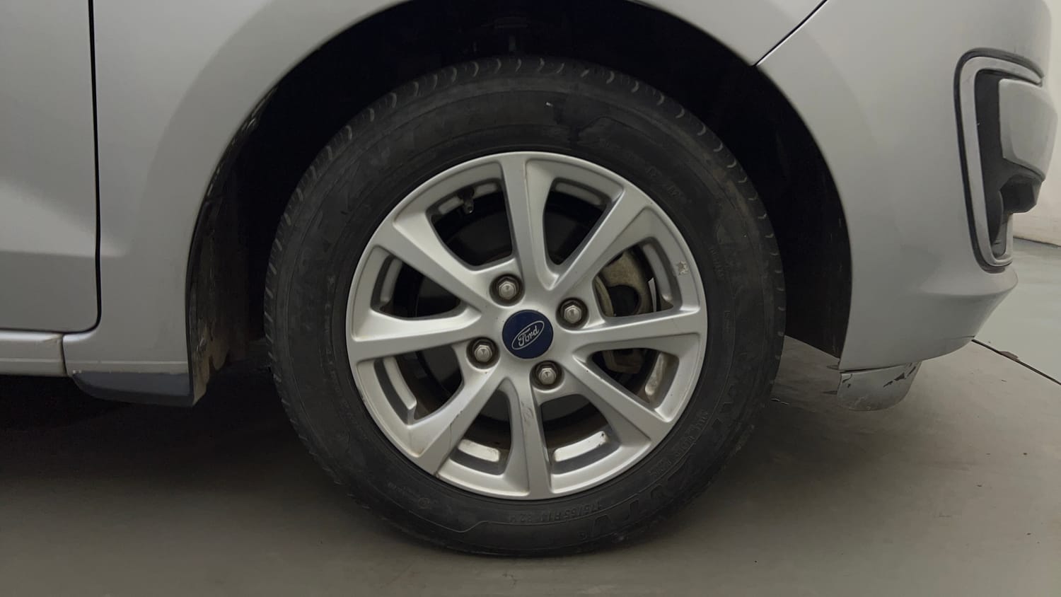 Used 2019 Ford Figo Titanium 1.2 Ti-VCT MT Petrol Manual tyres RIGHT FRONT TYRE RIM VIEW