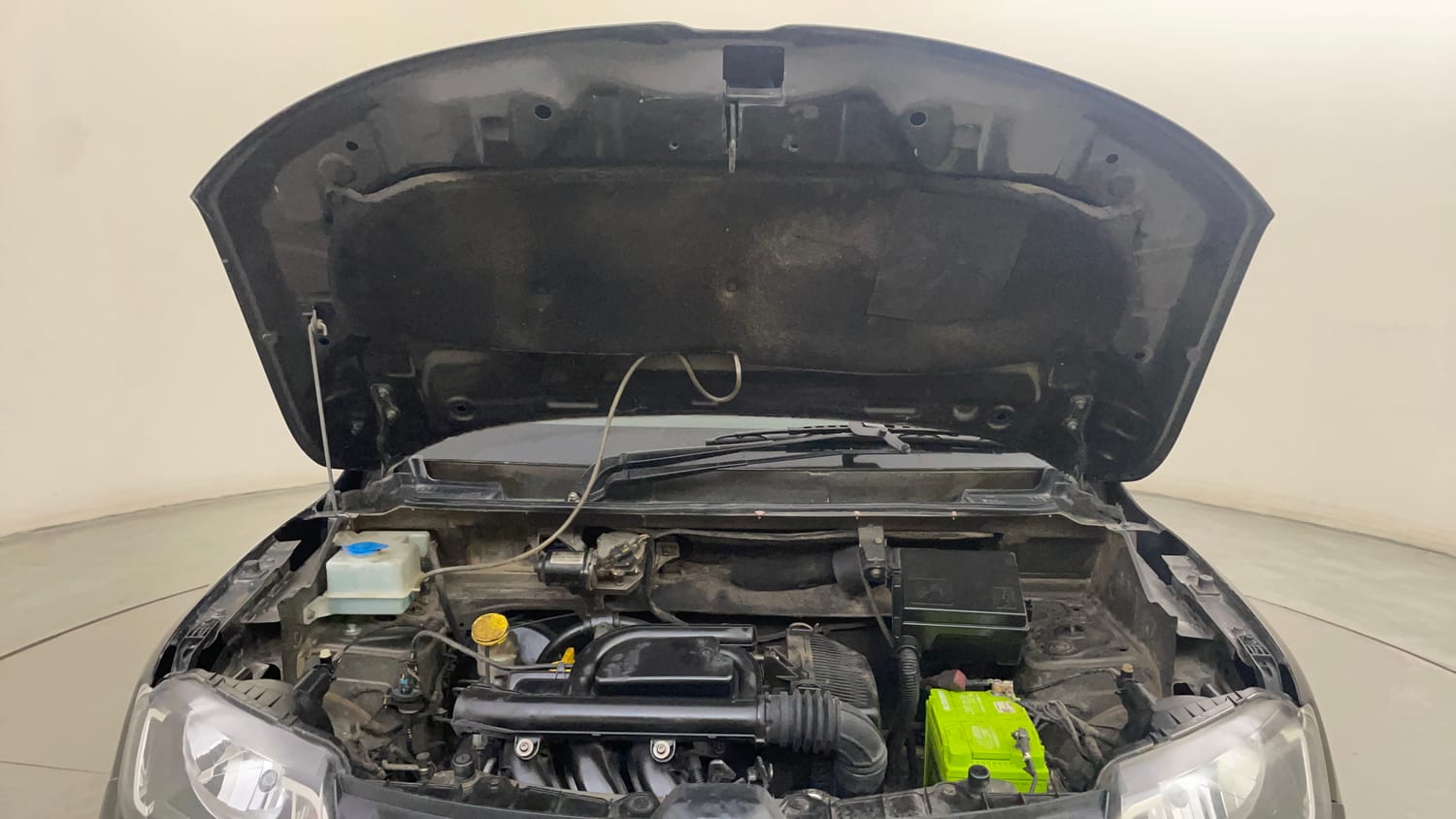 Used 2016 Renault Kwid RXL Petrol Manual engine ENGINE & BONNET OPEN FRONT VIEW