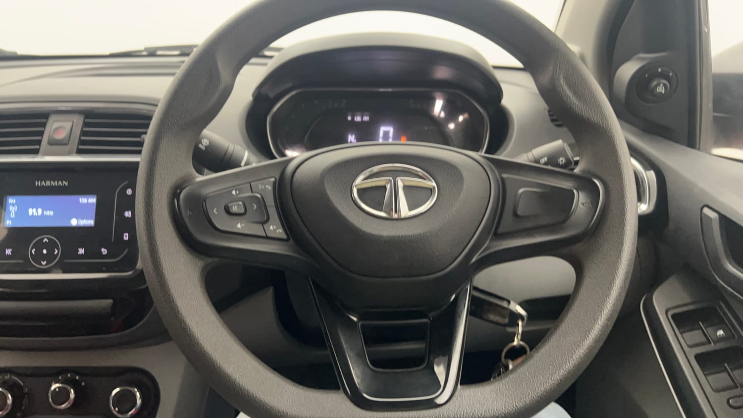 Used 2022 Tata Tiago XTA Petrol Automatic interior STEERING VIEW
