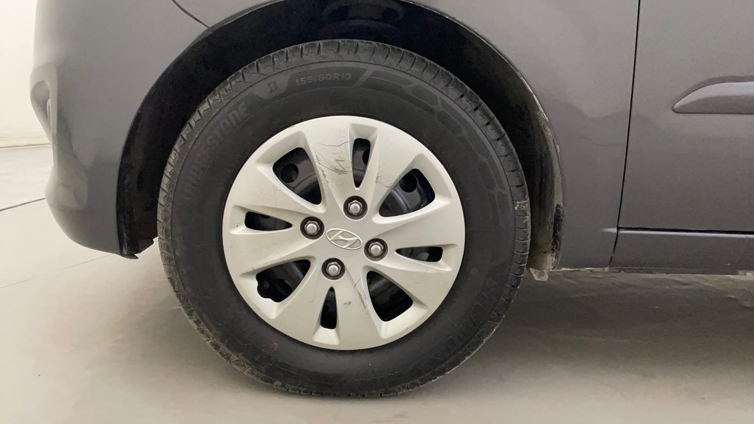Used 2012 Hyundai i10 Sportz 1.2 AT Kappa2 Petrol Automatic tyres LEFT FRONT TYRE RIM VIEW