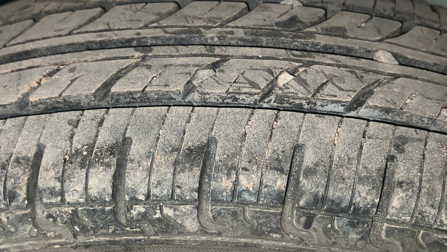 Used 2013 Maruti Suzuki Wagon R LXI Petrol Manual tyres LEFT REAR TYRE TREAD VIEW