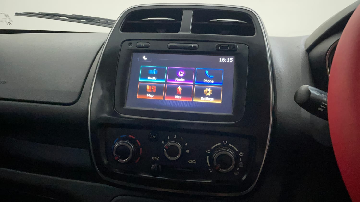 Used 2017 Renault Kwid 1.0 RXT AMT Petrol Automatic top_features Touch screen infotainment system