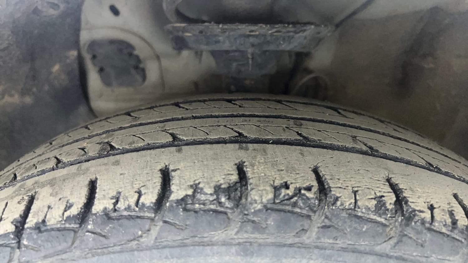 Used 2018 Hyundai Elite i20 Asta 1.2 Petrol Manual tyres LEFT FRONT TYRE TREAD VIEW