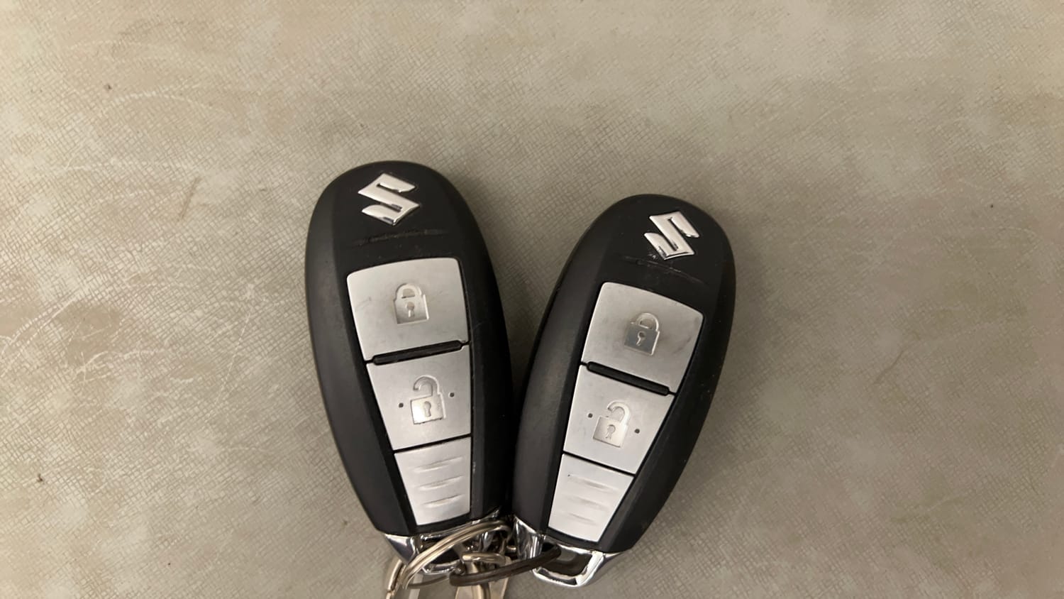 Used 2017 Maruti Suzuki Baleno Zeta 1.2 Petrol Manual extra CAR KEY VIEW