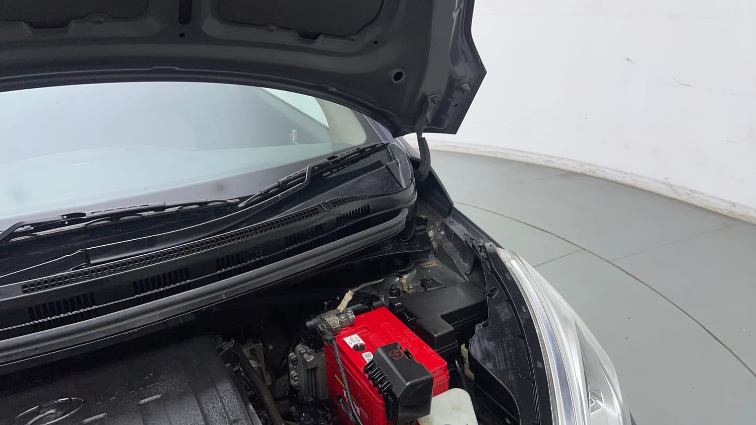 Used 2018 Hyundai Grand i10 Sportz AT 1.2 Kappa VTVT Petrol Automatic engine ENGINE LEFT SIDE HINGE & APRON VIEW