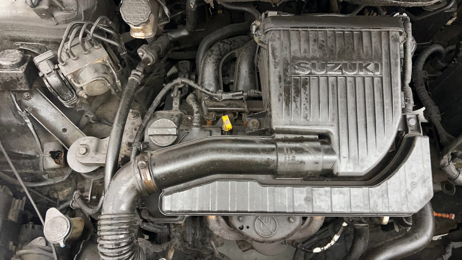 Used 2015 Maruti Suzuki Ciaz ZXi  AT Petrol Automatic engine ENGINE RIGHT SIDE VIEW