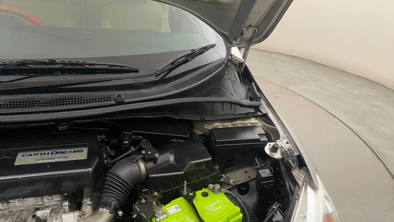 Used 2014 Honda City VX Diesel Diesel Manual engine ENGINE LEFT SIDE HINGE & APRON VIEW