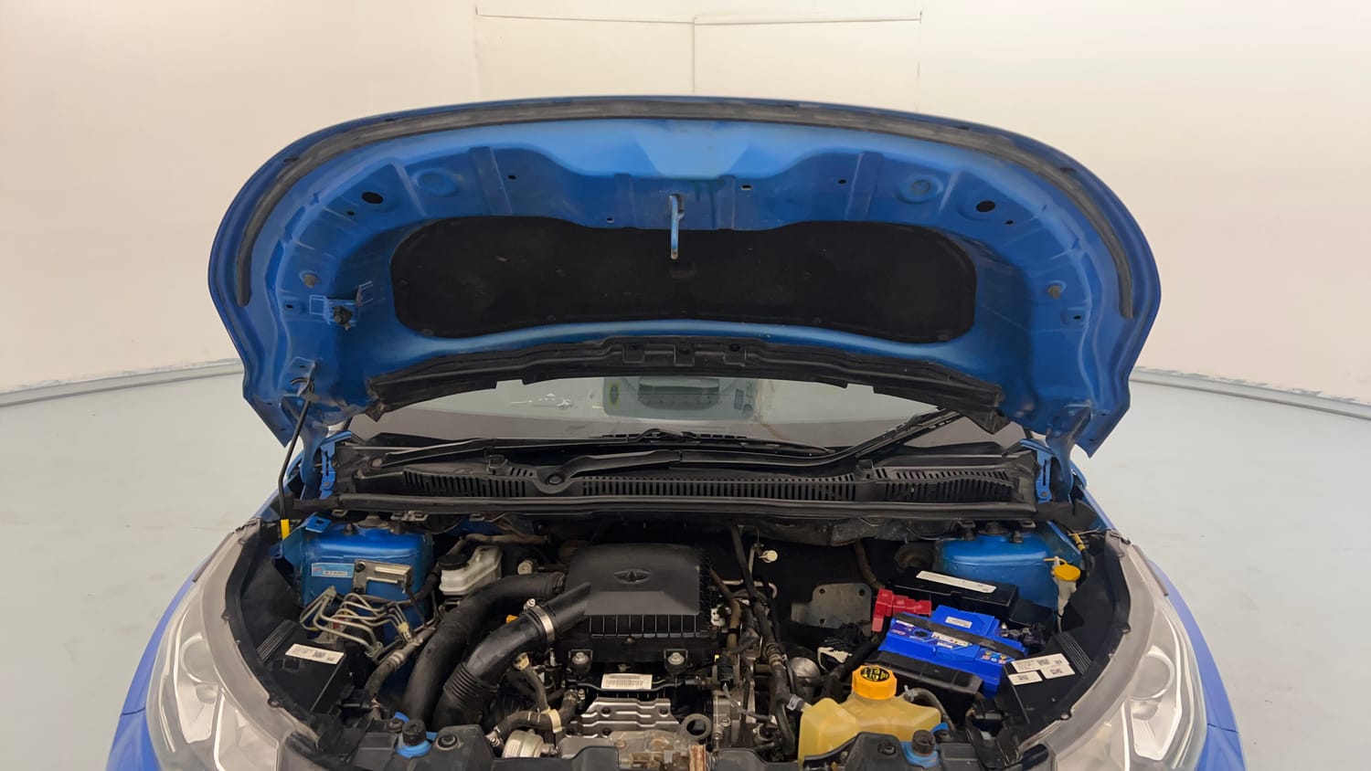 Used 2020 Tata Nexon XM (S) Petrol Manual engine ENGINE & BONNET OPEN FRONT VIEW