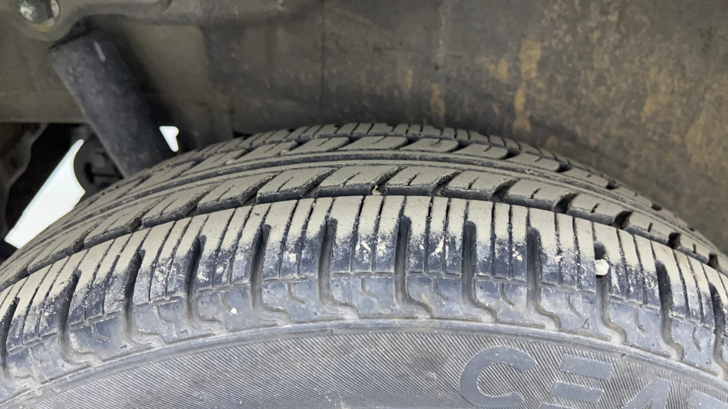 Used 2012 Maruti Suzuki Wagon R 1.0 VXi Petrol Manual tyres RIGHT REAR TYRE TREAD VIEW