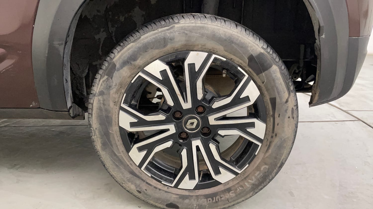Used 2021 Renault Kiger RXZ Turbo CVT Petrol Automatic tyres LEFT REAR TYRE RIM VIEW