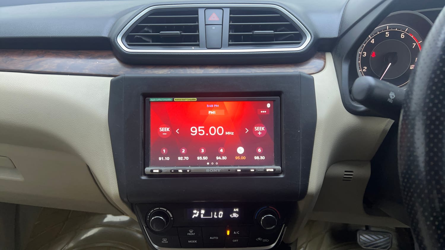 Used 2018 Maruti Suzuki Dzire ZXi AMT Petrol Automatic interior MUSIC SYSTEM & AC CONTROL VIEW