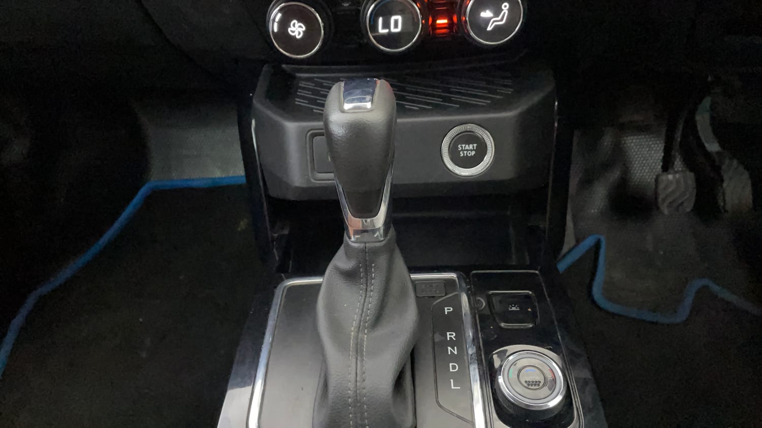 Used 2021 Renault Kiger RXZ Turbo CVT Petrol Automatic interior GEAR  KNOB VIEW