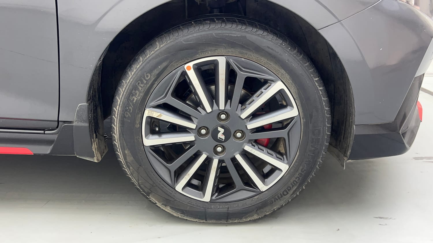 Used 2022 Hyundai i20 N Line N8 1.0 Turbo DCT Petrol Automatic tyres RIGHT FRONT TYRE RIM VIEW