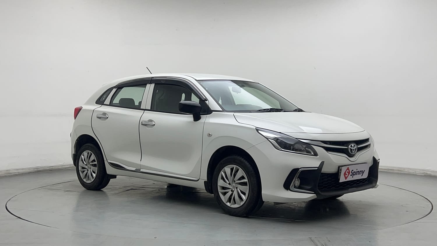 Used 2023 Toyota Glanza E Petrol Manual exterior RIGHT FRONT CORNER VIEW