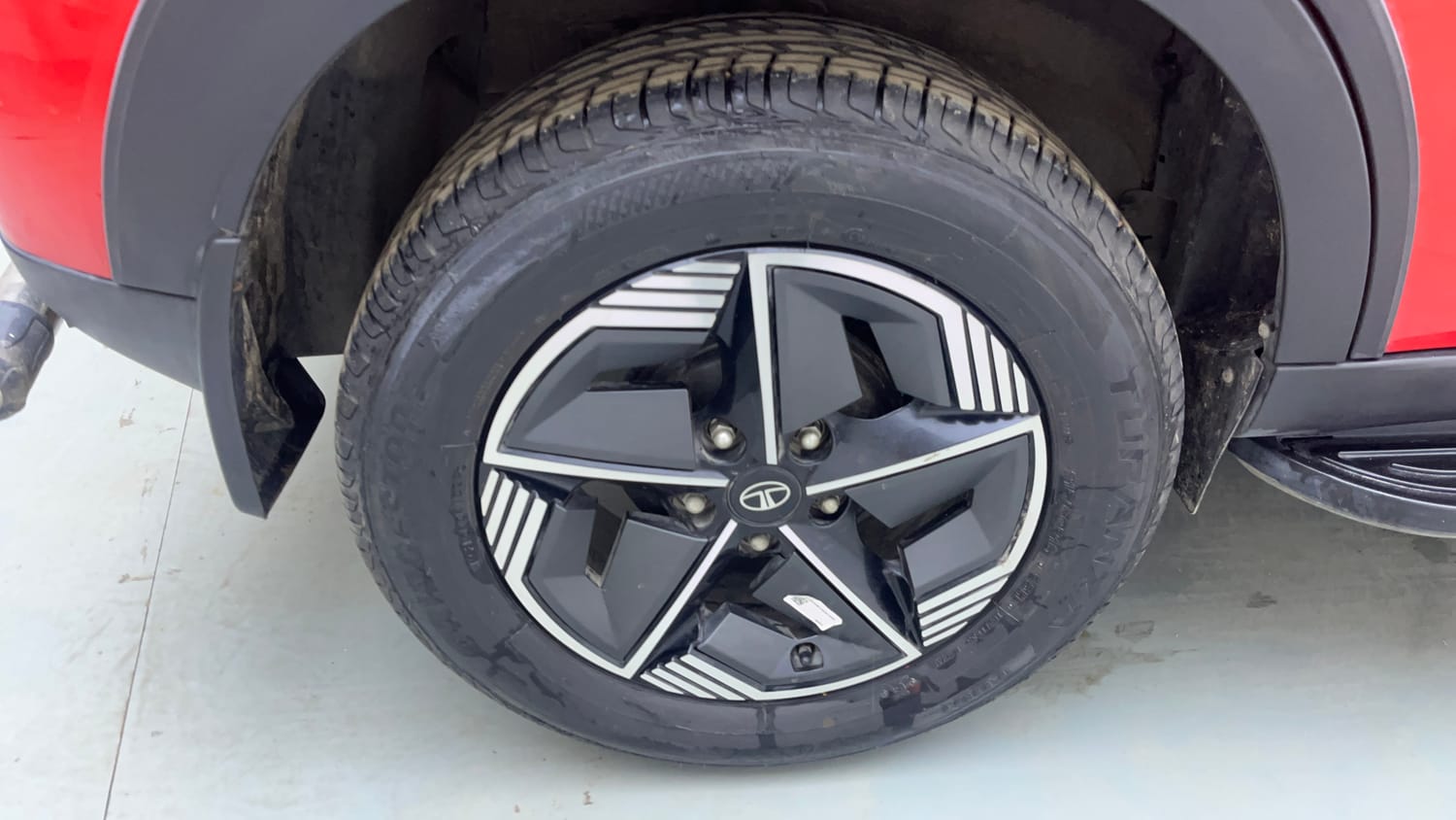 Used 2024 Tata Nexon Creative Plus S 1.5 Revotorq Diesel 6MT Diesel Manual tyres RIGHT REAR TYRE RIM VIEW