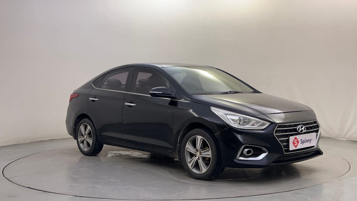 Used 2018 Hyundai Verna SX (O)1.6 VTVT Petrol Manual exterior RIGHT FRONT CORNER VIEW