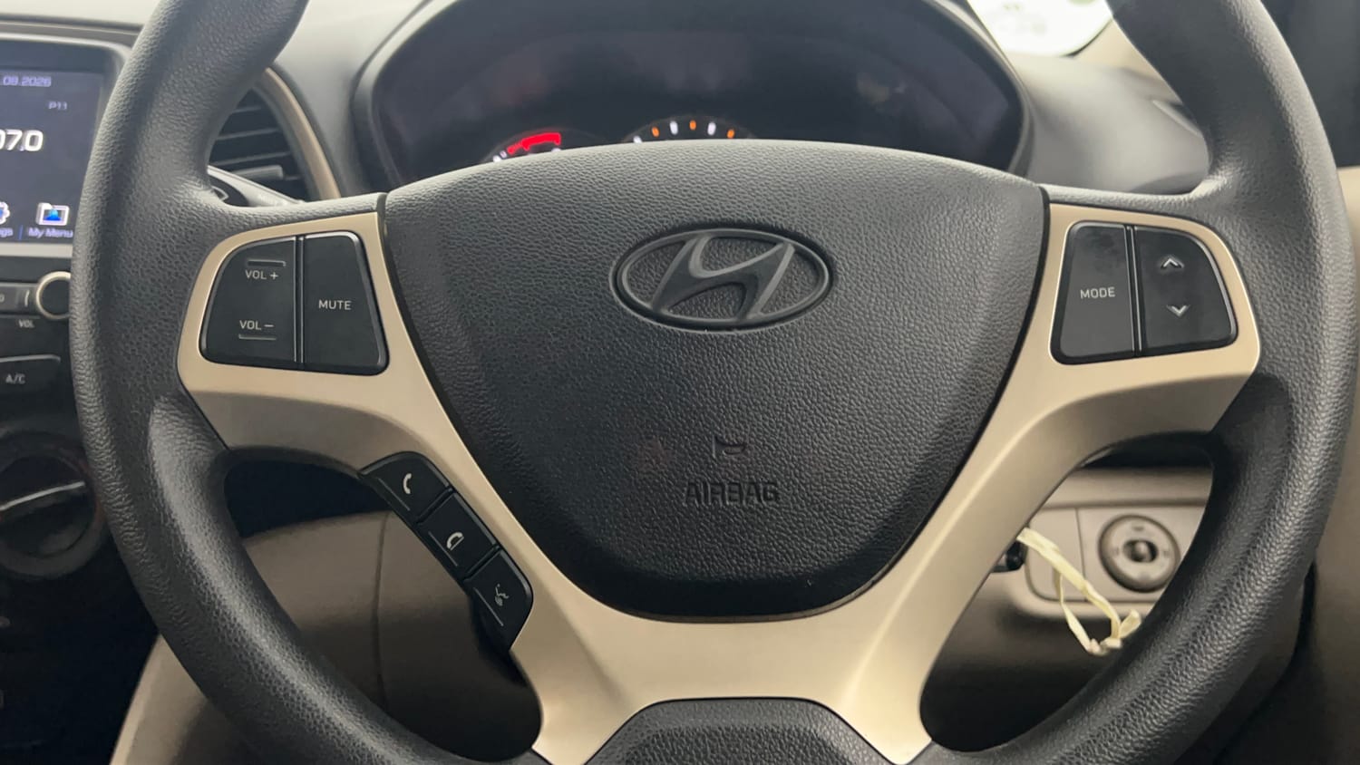Used 2022 Hyundai Santro Sportz Petrol Manual top_features Airbags