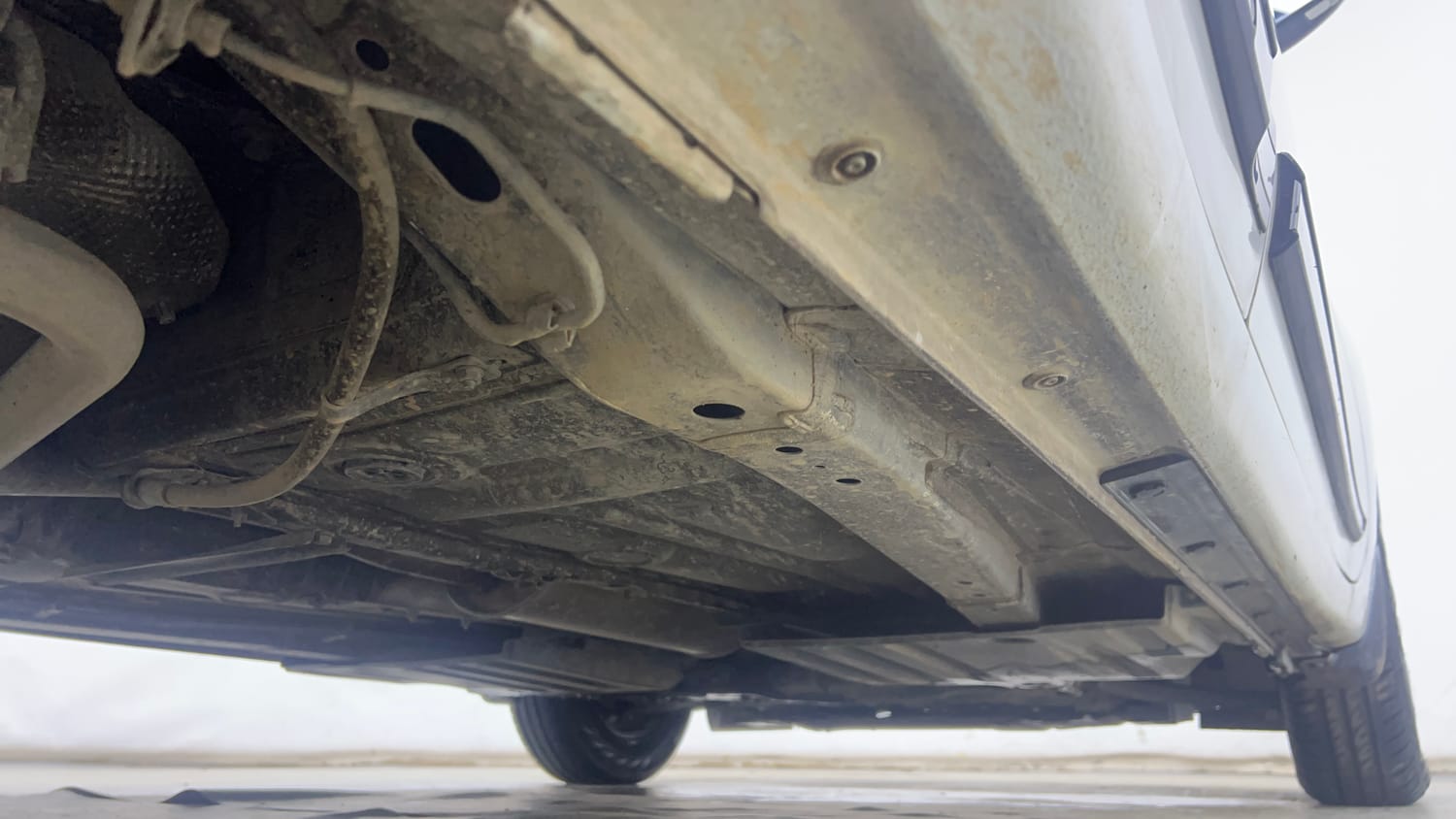 Used 2022 Maruti Suzuki Swift VXi Petrol Manual extra REAR RIGHT UNDERBODY VIEW