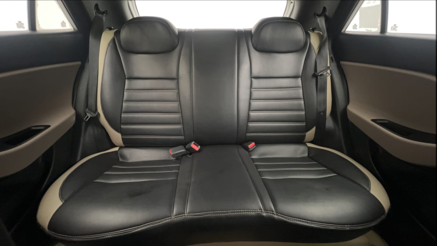 Used 2018 Hyundai Elite i20 Magna Executive 1.2 Petrol Manual interior REAR SEAT CONDITION VIEW