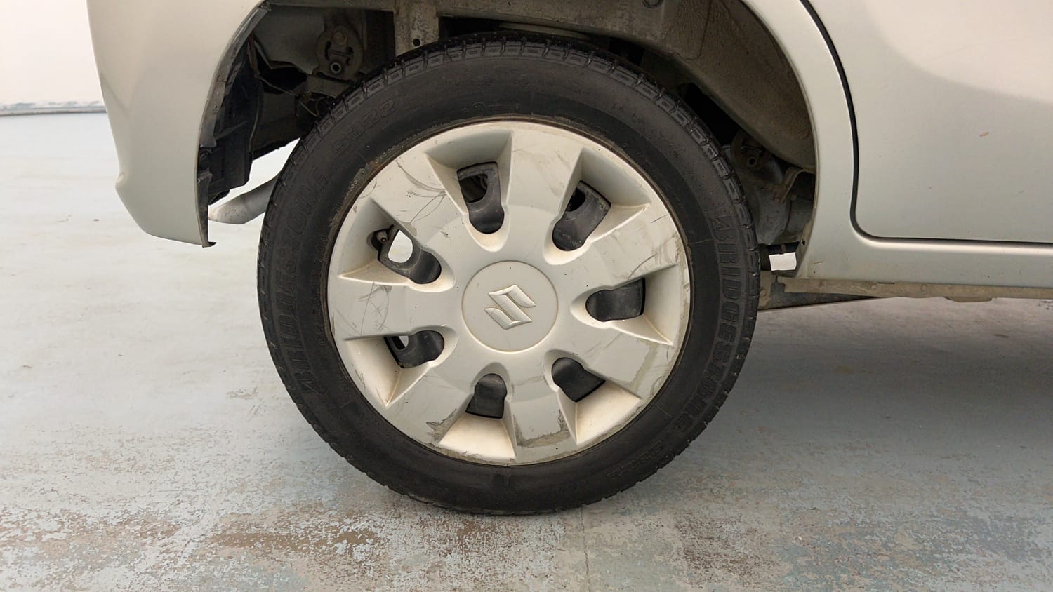 Used 2017 maruti-suzuki Alto K10 VXi (O) AMT Petrol Automatic tyres RIGHT REAR TYRE RIM VIEW