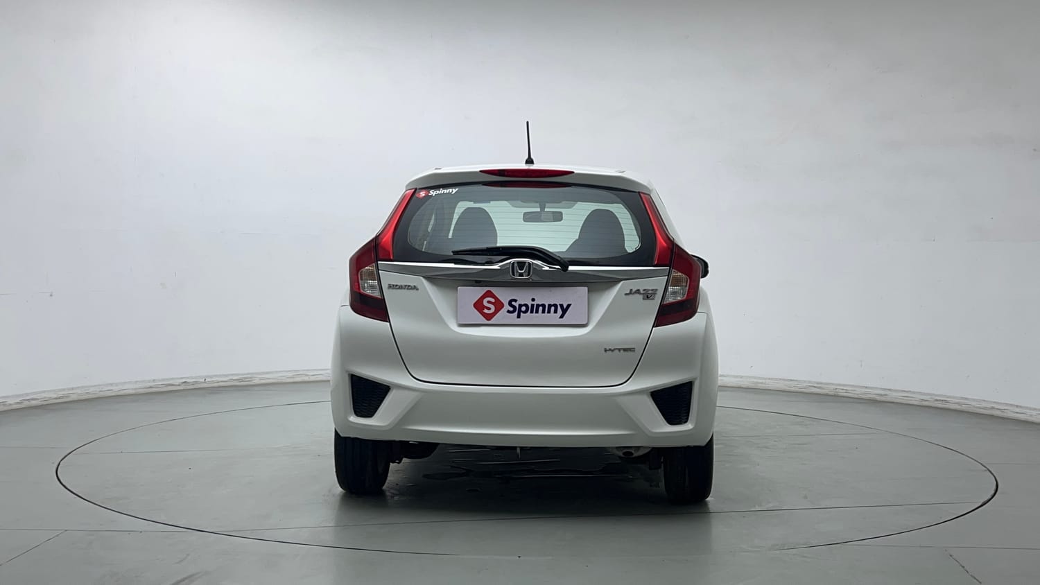 Used 2015 Honda Jazz V AT Petrol Petrol Automatic exterior BACK VIEW