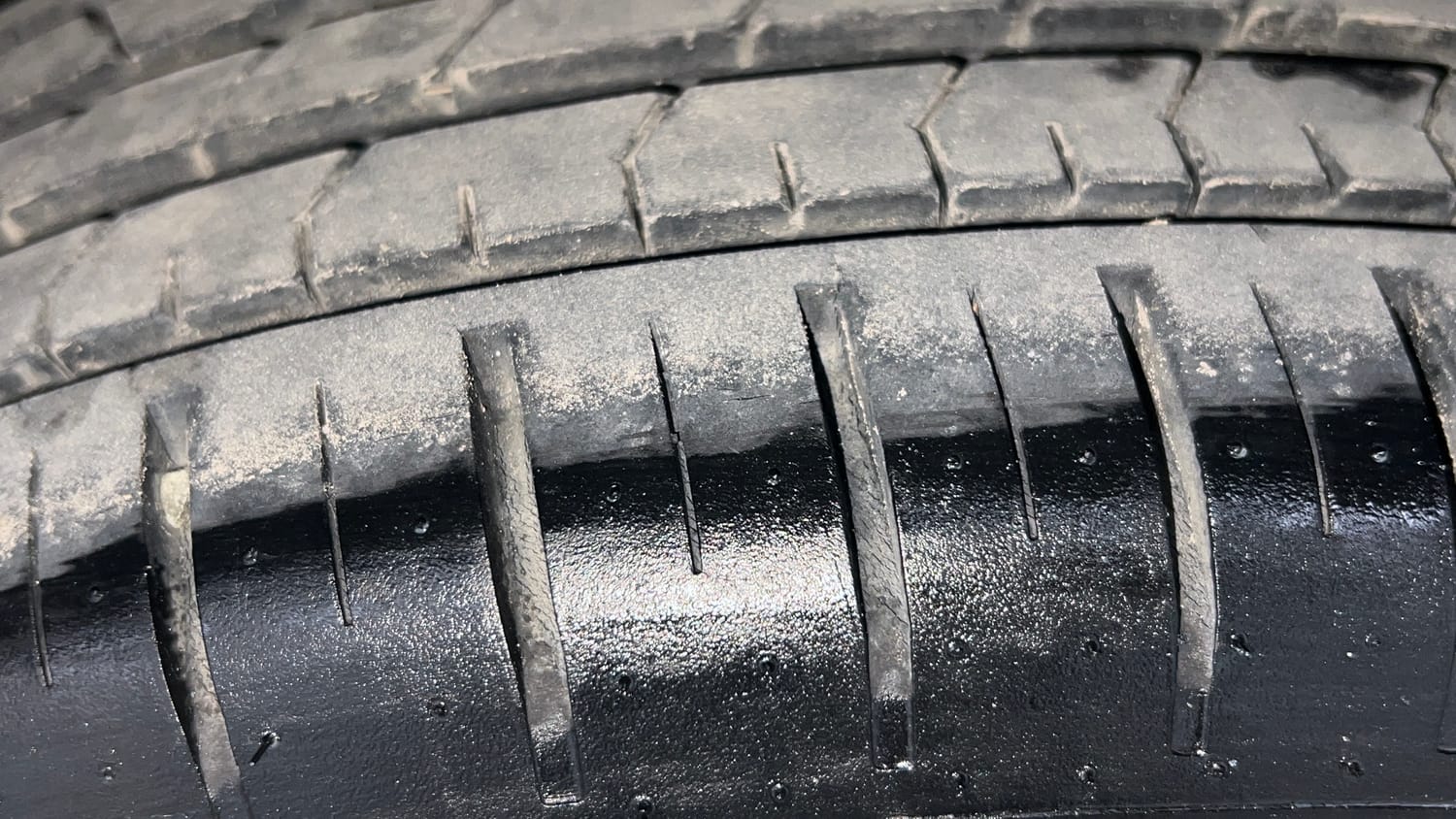 Used 2021 Maruti Suzuki Baleno Zeta Petrol Manual tyres RIGHT REAR TYRE TREAD VIEW