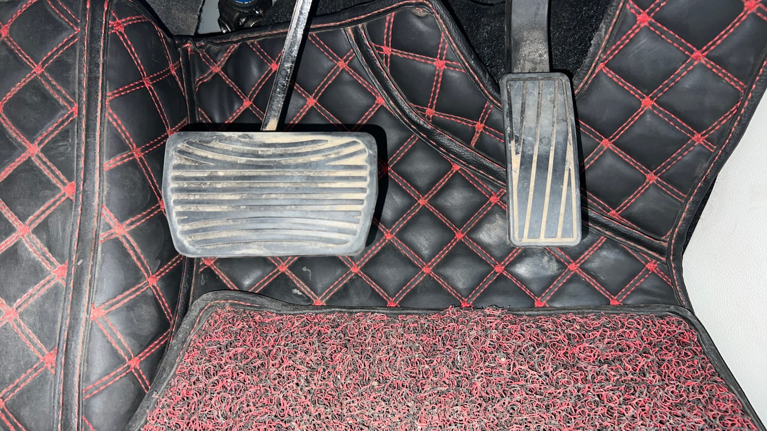 Used 2024 Mahindra XUV 3XO AX5 1.5 Diesel Autoshift Plus Diesel Automatic interior PEDALS VIEW