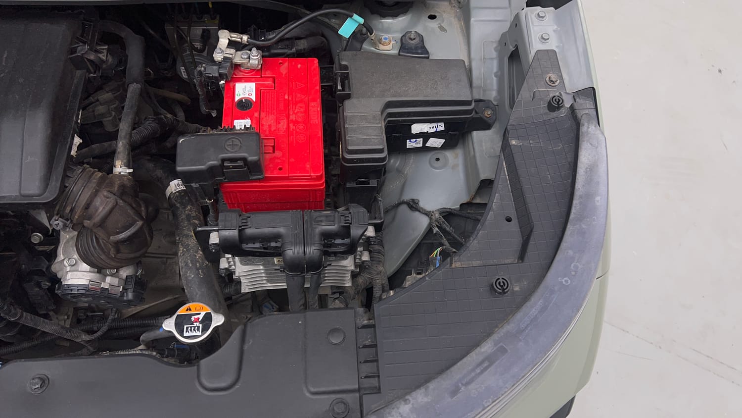 Used 2023 Hyundai Exter SX (O) Connect 1.2 AMT Petrol Automatic engine ENGINE LEFT SIDE VIEW
