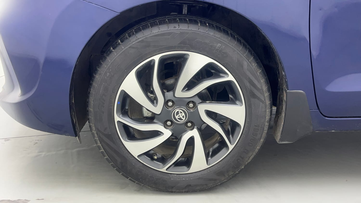 Used 2019 Toyota Glanza V CVT Petrol Automatic tyres LEFT FRONT TYRE RIM VIEW