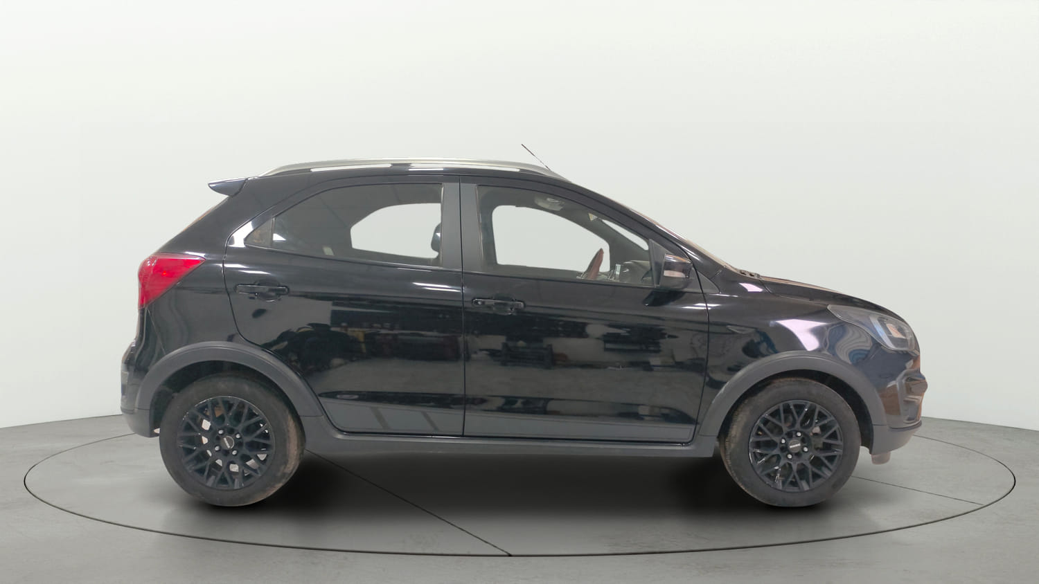 Used 2018 Ford Freestyle Titanium 1.2 Ti-VCT Petrol Manual exterior RIGHT SIDE VIEW