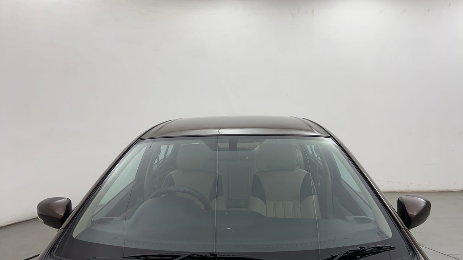 Used 2015 Maruti Suzuki Ciaz ZXi  AT Petrol Automatic exterior FRONT WINDSHIELD VIEW