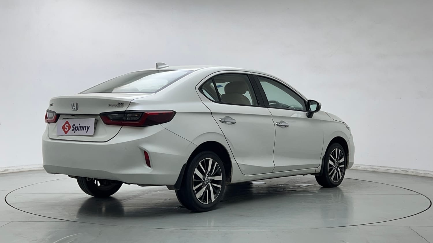Used 2021 Honda City ZX Petrol Petrol Manual exterior RIGHT REAR CORNER VIEW
