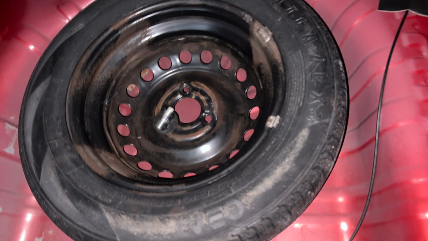 Used 2020 Renault Kwid RXT 1.0 AMT Opt Petrol Automatic tyres SPARE TYRE VIEW