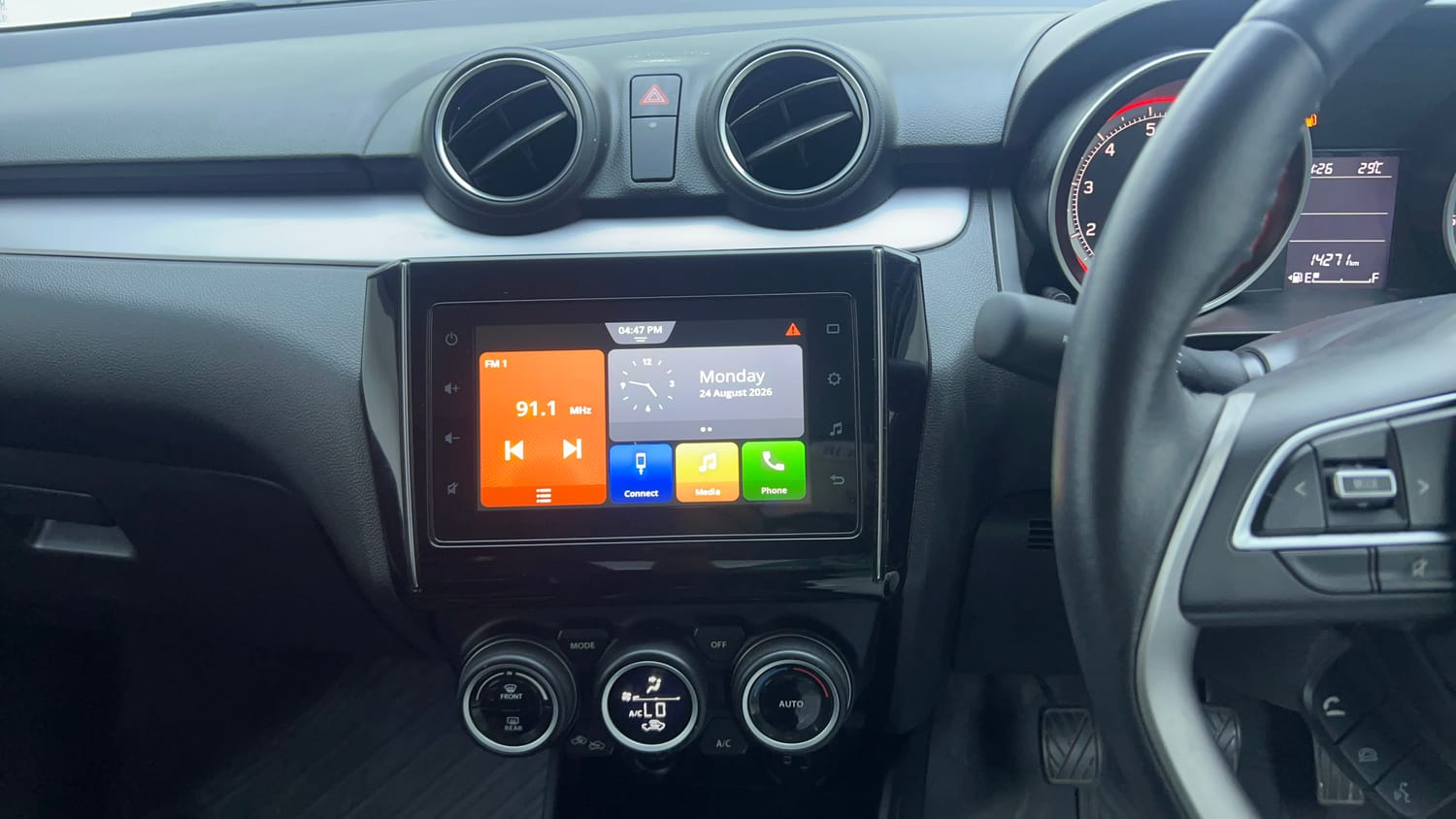 Used 2023 Maruti Suzuki Swift ZXi Petrol Manual top_features Integrated (in-dash) music system