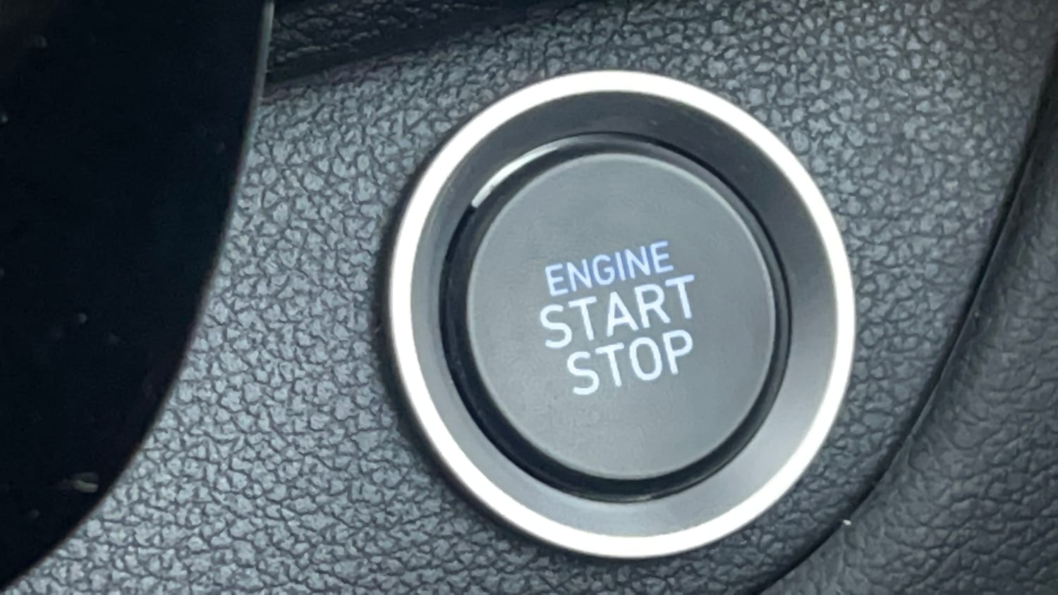 Used 2023 Hyundai Exter SX (O) Connect 1.2 AMT Petrol Automatic top_features Keyless start