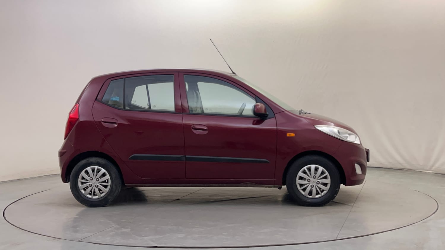 Used 2014 Hyundai i10 Sportz 1.1 iRDE2 Petrol Manual exterior RIGHT SIDE VIEW