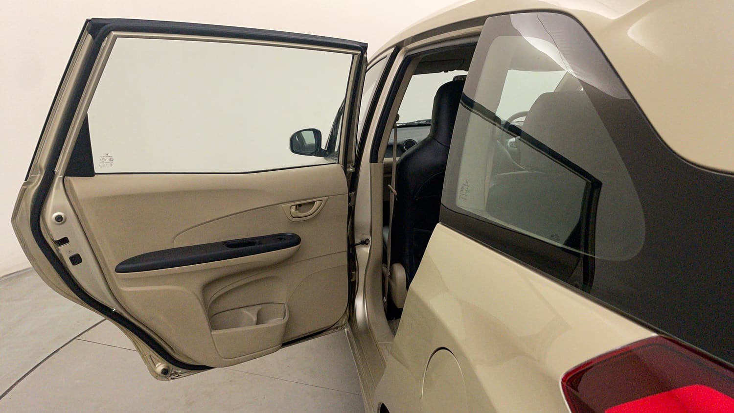 Used 2015 Honda Mobilio S Petrol Petrol Manual interior LEFT REAR DOOR OPEN VIEW