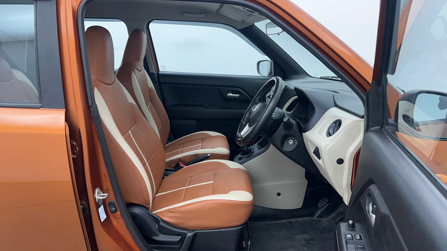 Used 2019 Maruti Suzuki Wagon R VXi 1.2 Petrol Manual interior RIGHT SIDE FRONT DOOR CABIN VIEW