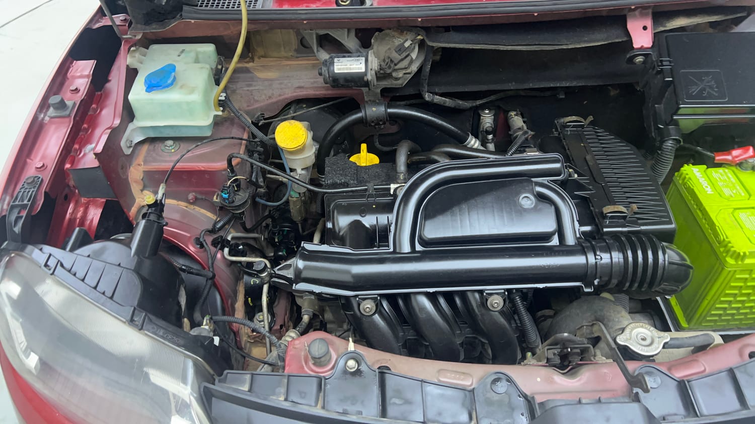 Used 2017 Renault Kwid 1.0 RXT AMT Opt Petrol Automatic engine ENGINE RIGHT SIDE VIEW