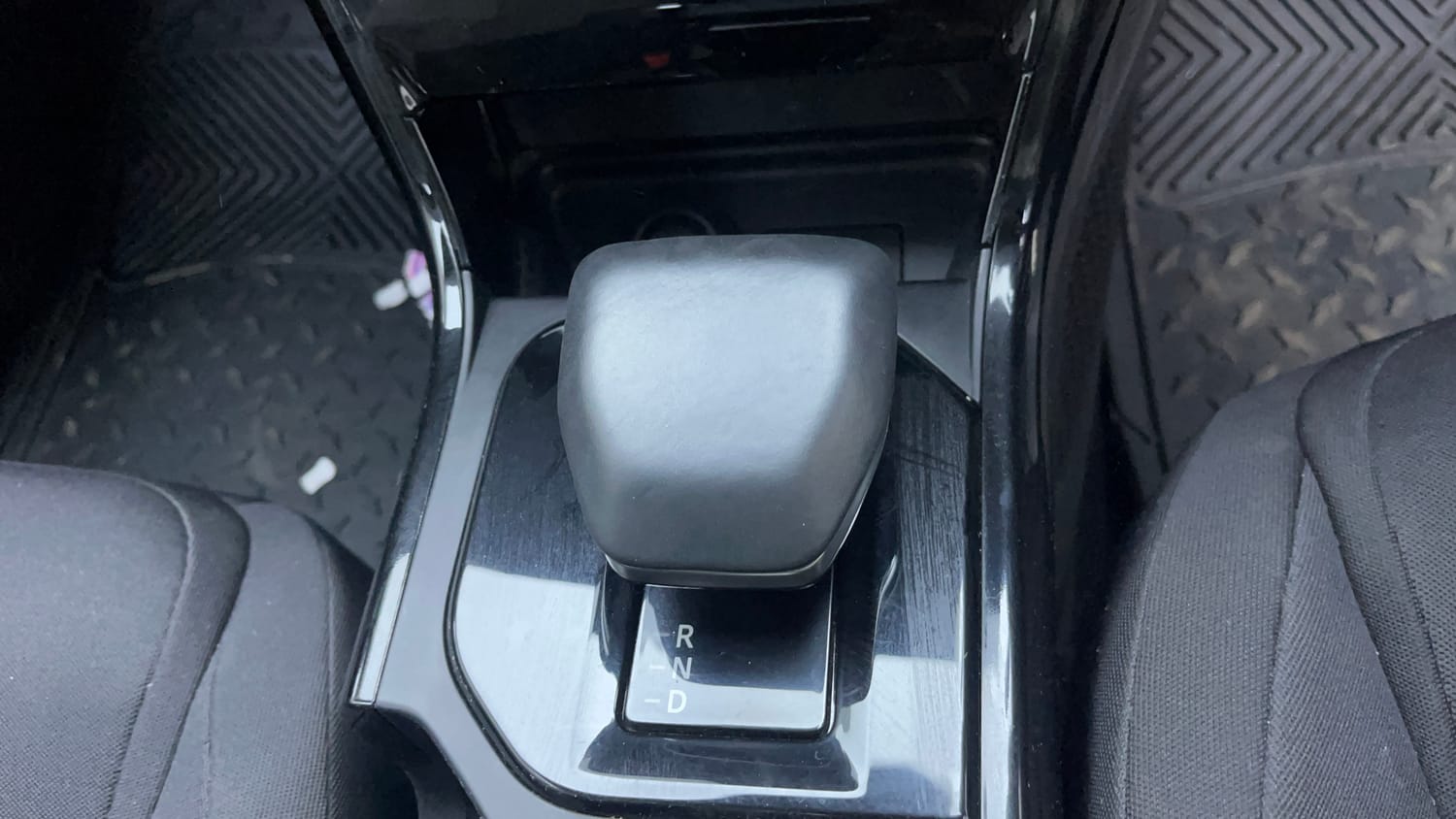 Used 2026 Tata Nexon Creative Plus (PS) 1.5 Diesel 6AMT Dual Tone Diesel Automatic interior GEAR  KNOB VIEW