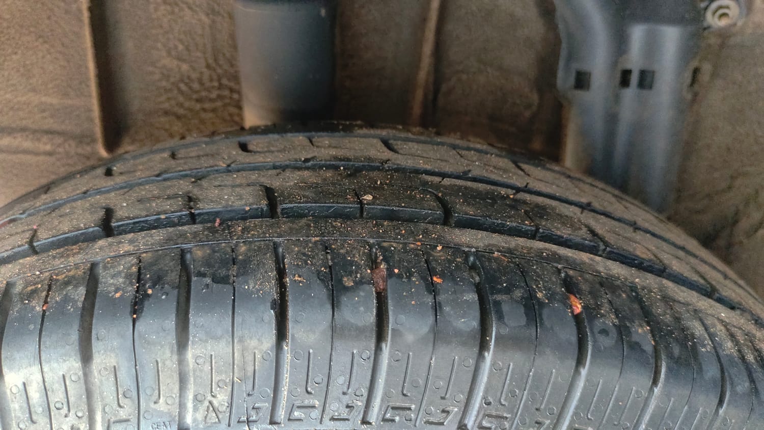 Used 2022 Renault Triber RXZ EASY-R AMT Petrol Automatic tyres RIGHT REAR TYRE TREAD VIEW