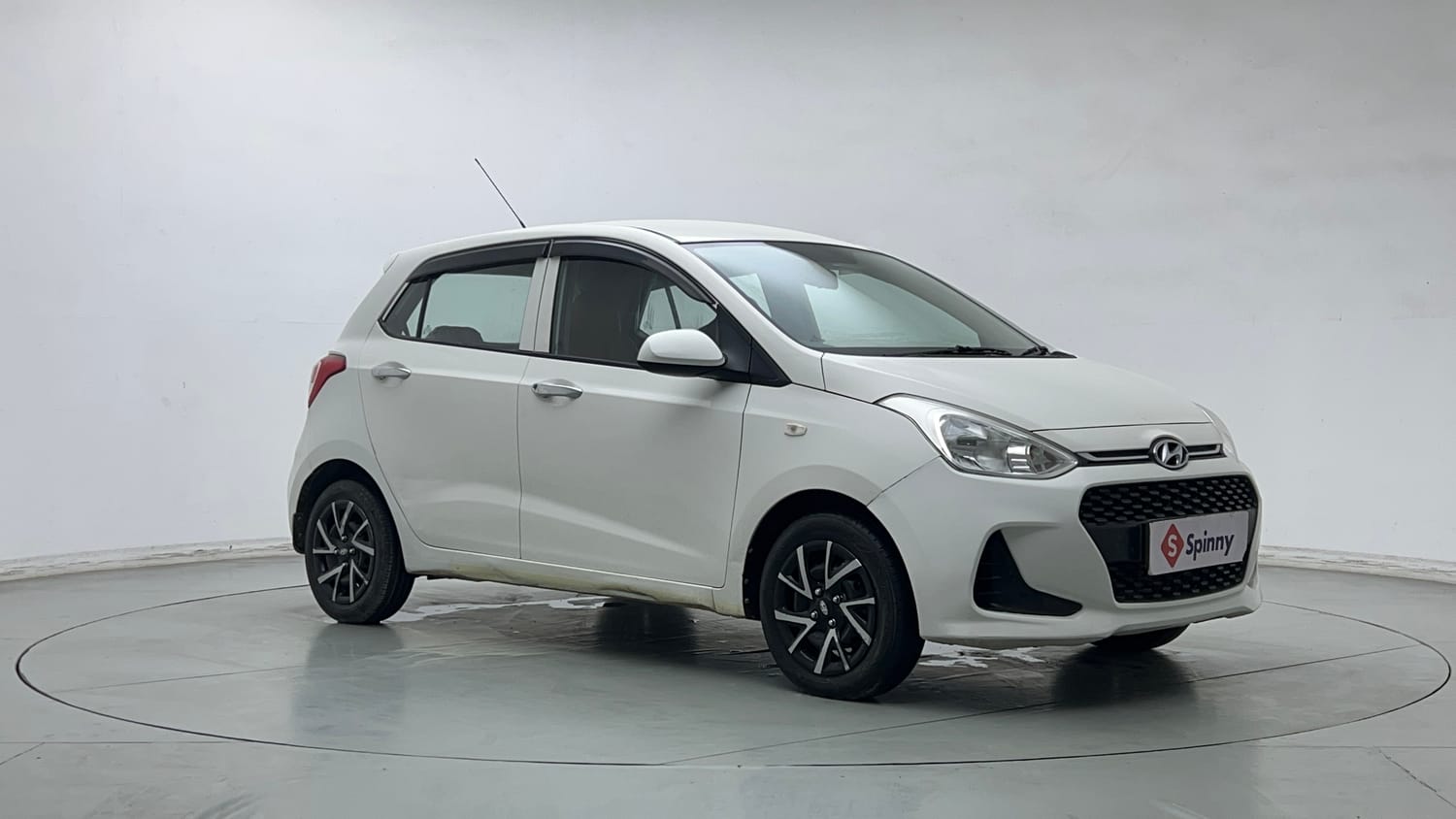 Used 2018 Hyundai Grand i10 Magna 1.2 Kappa VTVT Petrol Manual exterior RIGHT FRONT CORNER VIEW