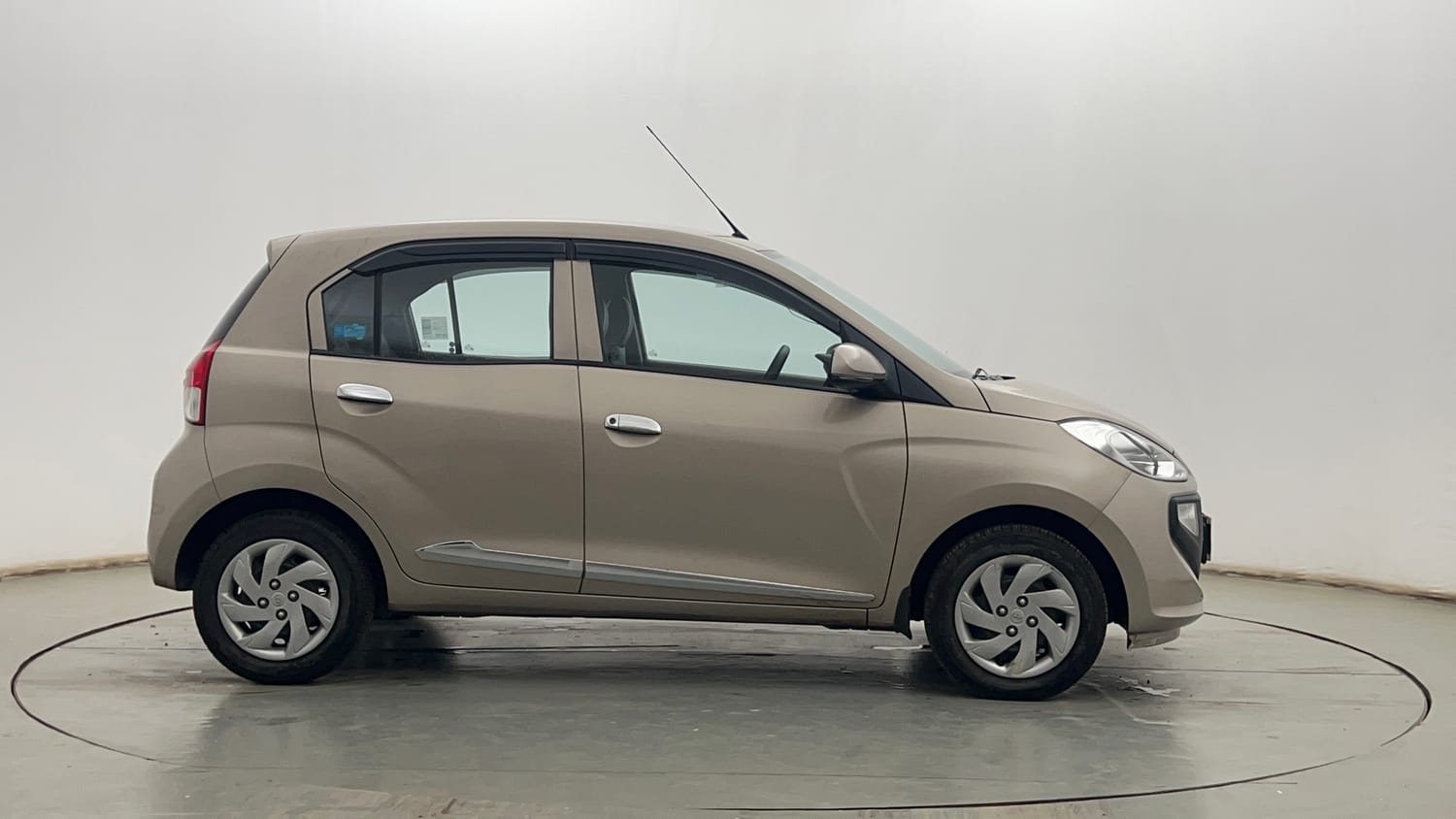 Used 2022 Hyundai Santro Sportz Petrol Manual exterior RIGHT SIDE VIEW