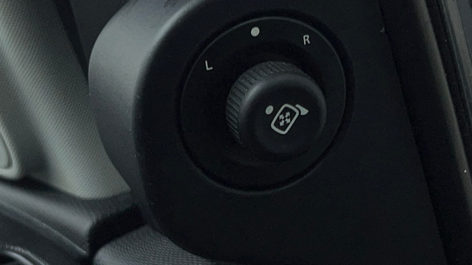 Used 2022 Tata Tiago XT Petrol Manual top_features Adjustable ORVM