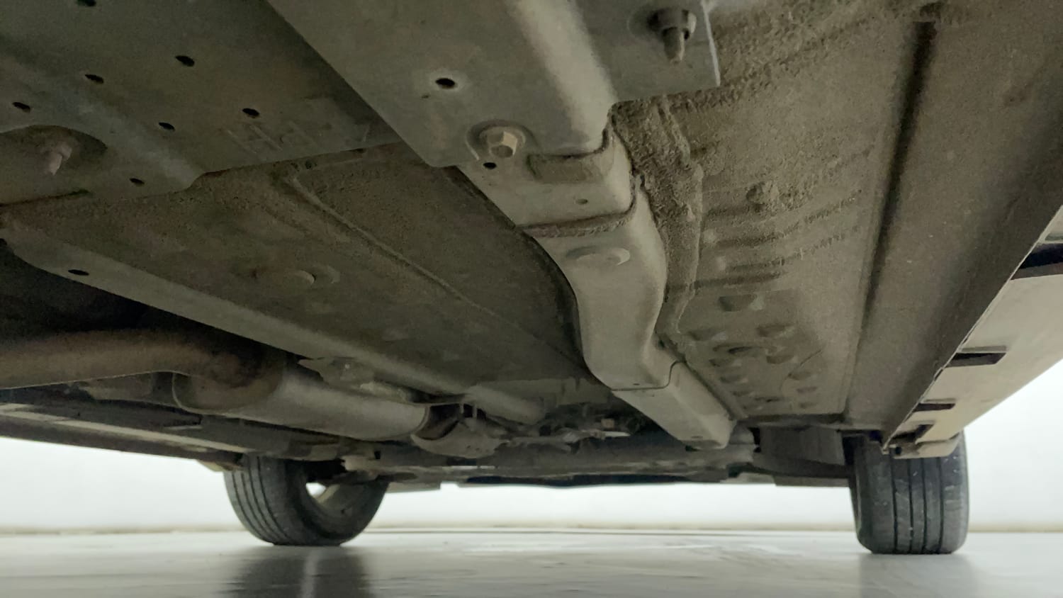Used 2023 Hyundai i20 Asta (O) 1.0 Turbo DCT Petrol Automatic extra REAR RIGHT UNDERBODY VIEW