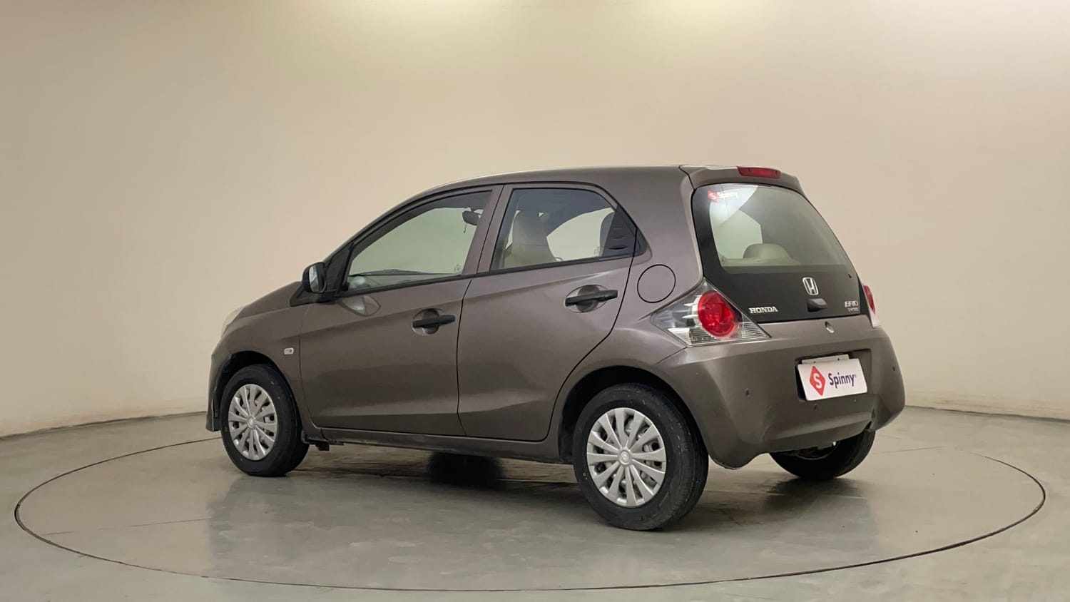 Used 2015 Honda Brio E MT Petrol Manual exterior LEFT REAR CORNER VIEW