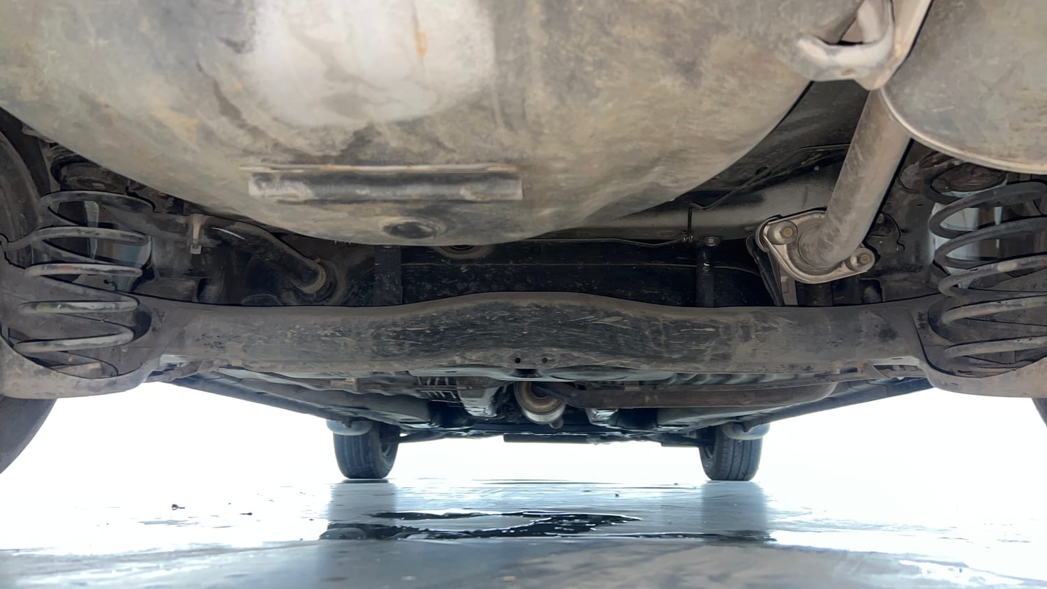 Used 2015 Honda Amaze 1.2 S i-VTEC Petrol Manual extra REAR UNDERBODY VIEW (TAKEN FROM REAR)