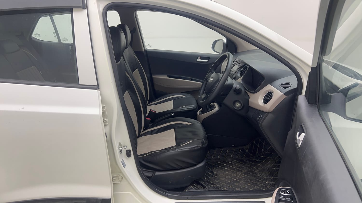 Used 2016 Hyundai Grand i10 Sportz 1.2 Kappa VTVT Petrol Manual interior RIGHT SIDE FRONT DOOR CABIN VIEW